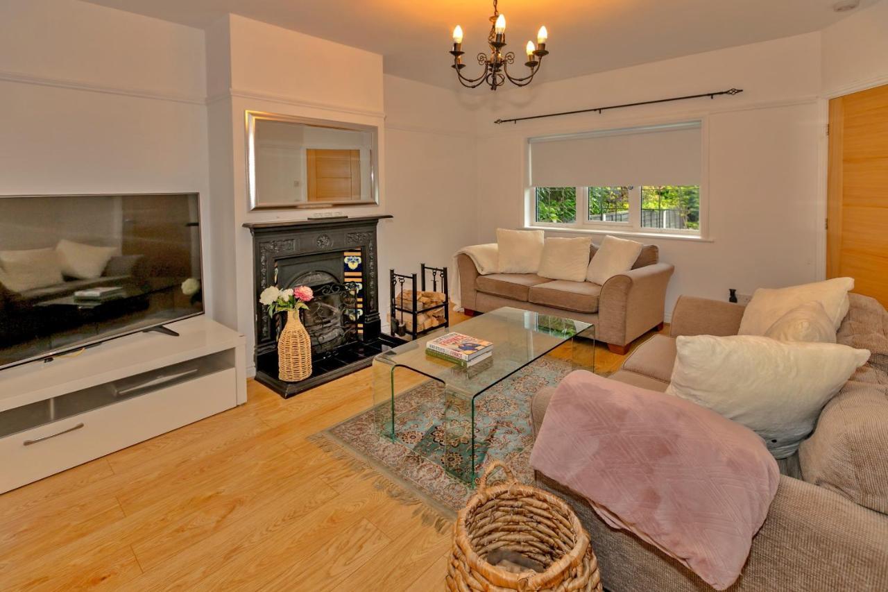 Finest Retreats - Debarnes House Villa Solihull Bagian luar foto