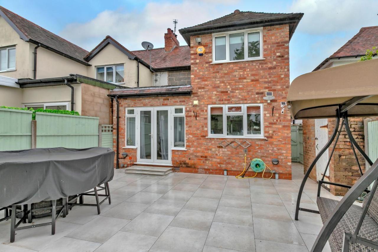 Finest Retreats - Debarnes House Villa Solihull Bagian luar foto