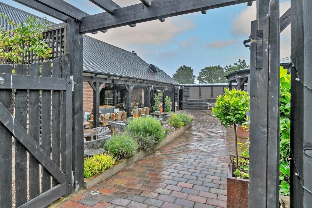 Finest Retreats - Debarnes House Villa Solihull Bagian luar foto